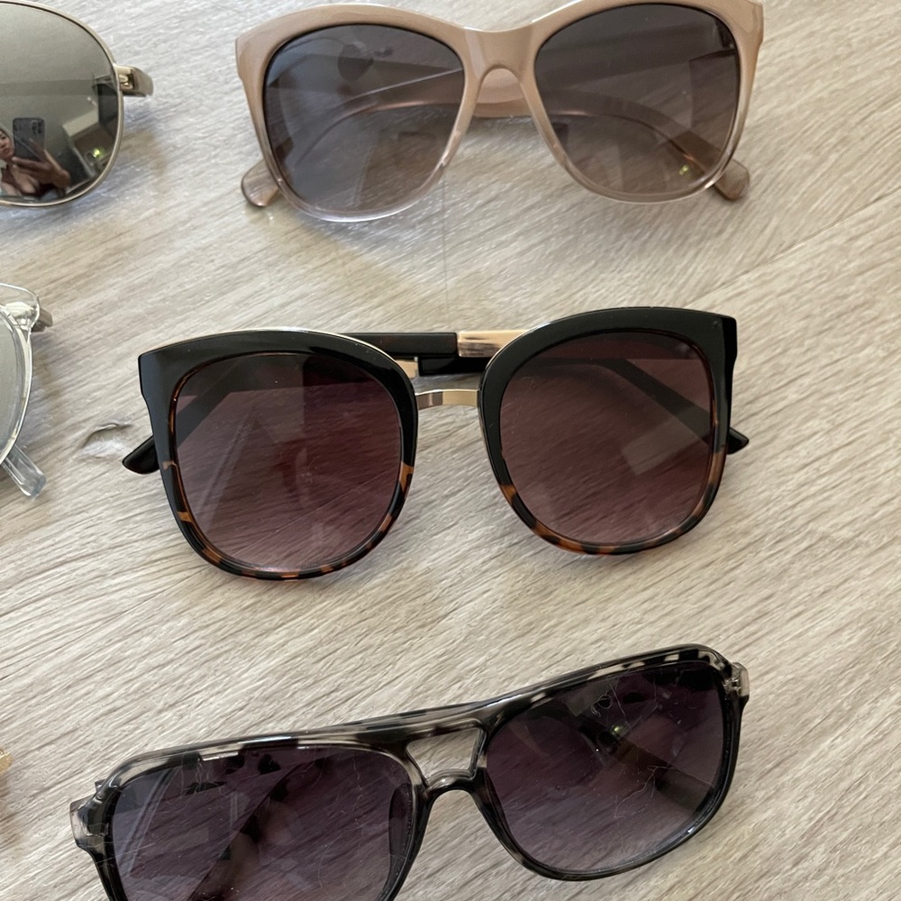 Sunglasses bundle - Picture 3 of 3